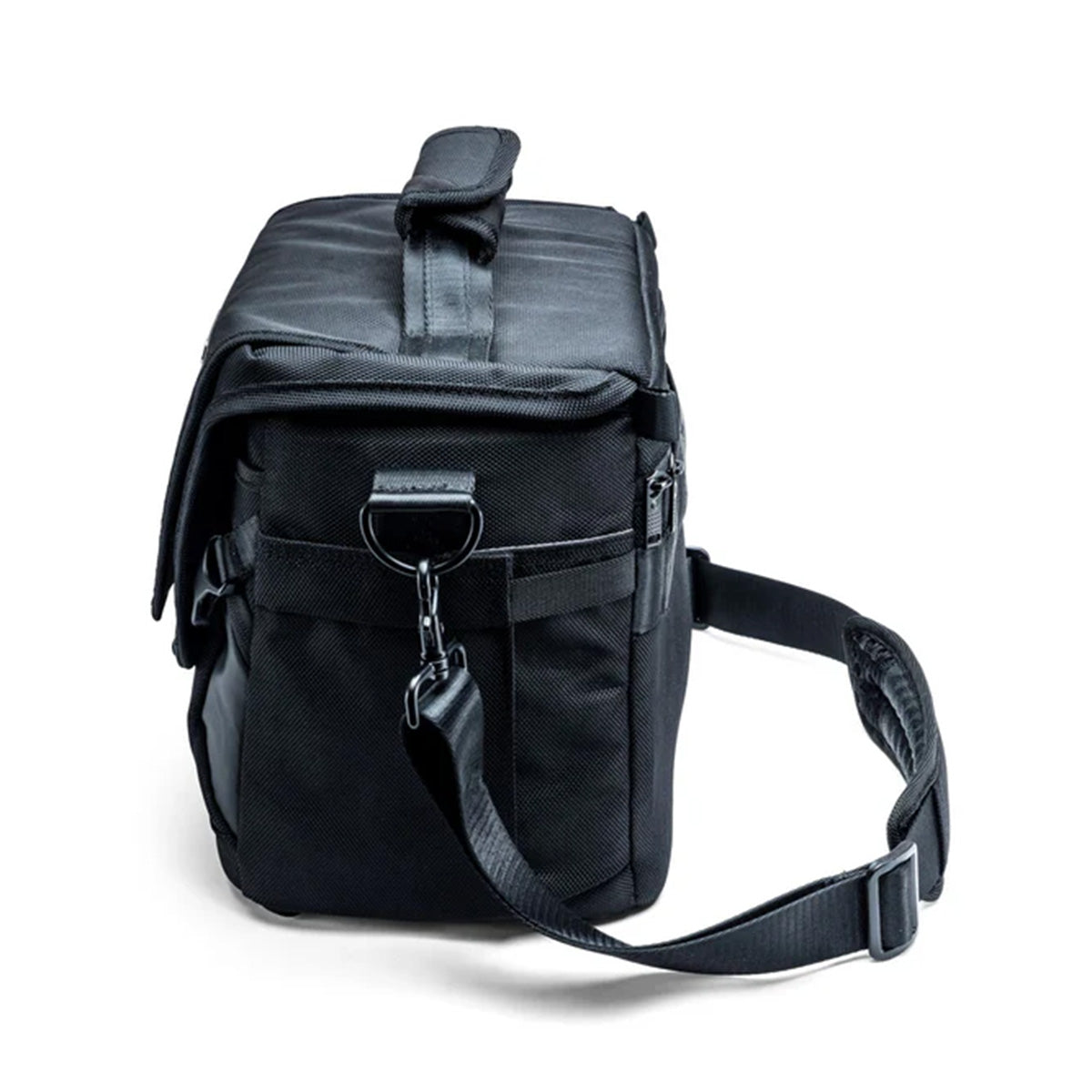 Vanguard VEO SELECT 28S BK Shoulder Bag - Black Interior Size: 28x16x23cm