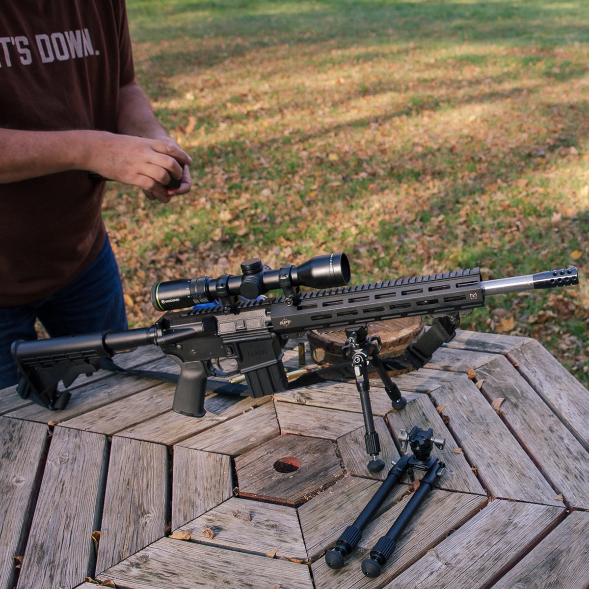 Vanguard EQUALIZER 1QSC Carbon Fiber Bipod with Picatinny Rail – Height: 20-26.5cm