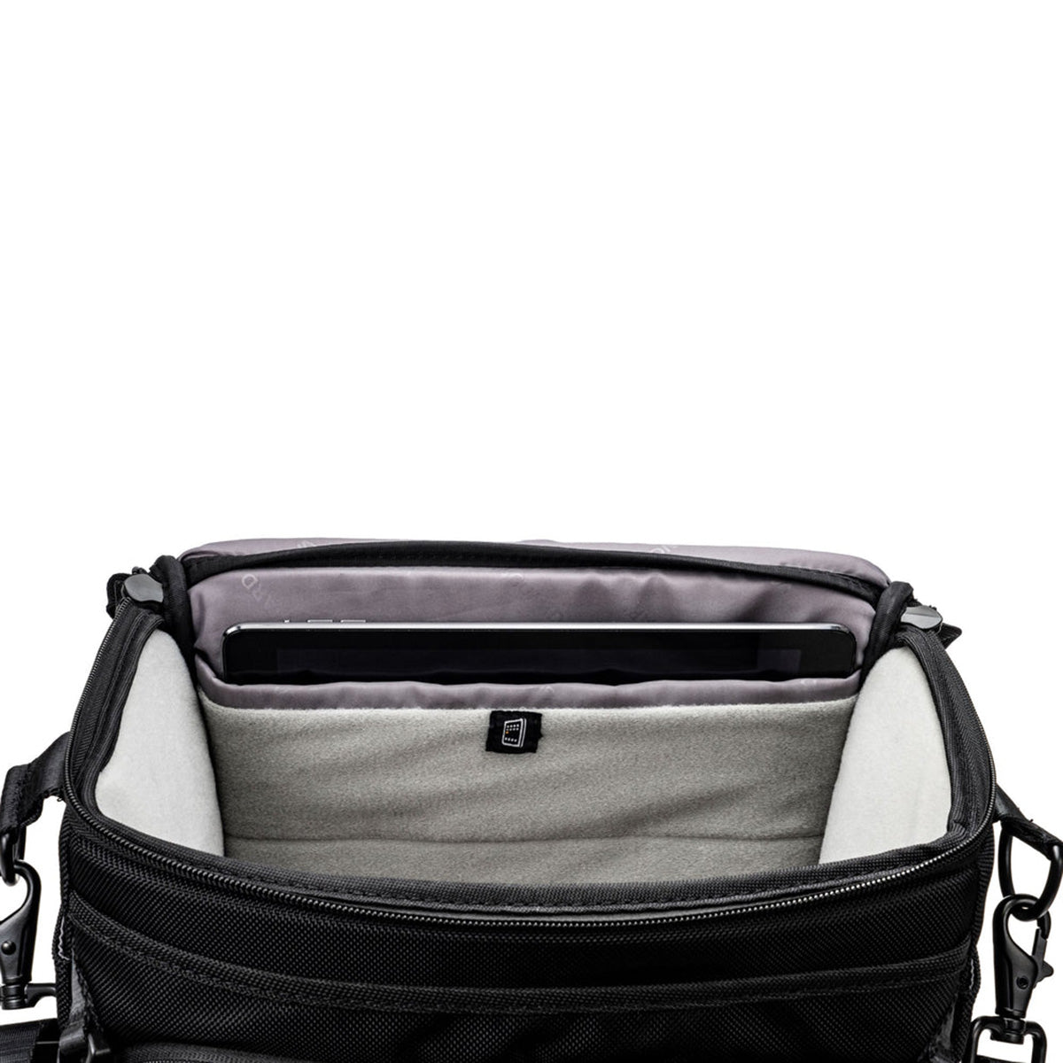 Vanguard VEO SELECT 28S BK Shoulder Bag - Black Interior Size: 28x16x23cm
