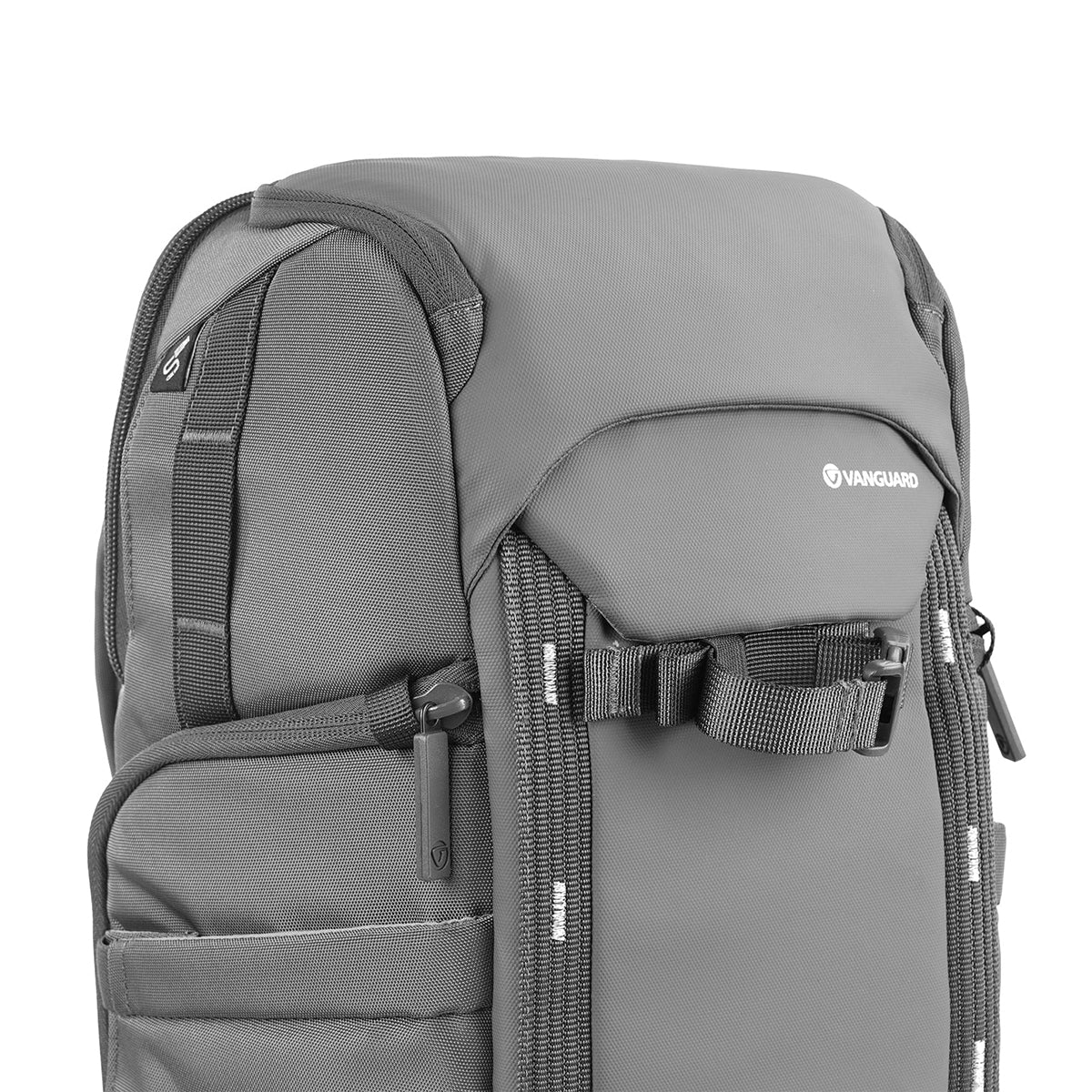 Vanguard Mochila VEO Adaptor S46 Black Modern Camera Backpack w/ USB Port