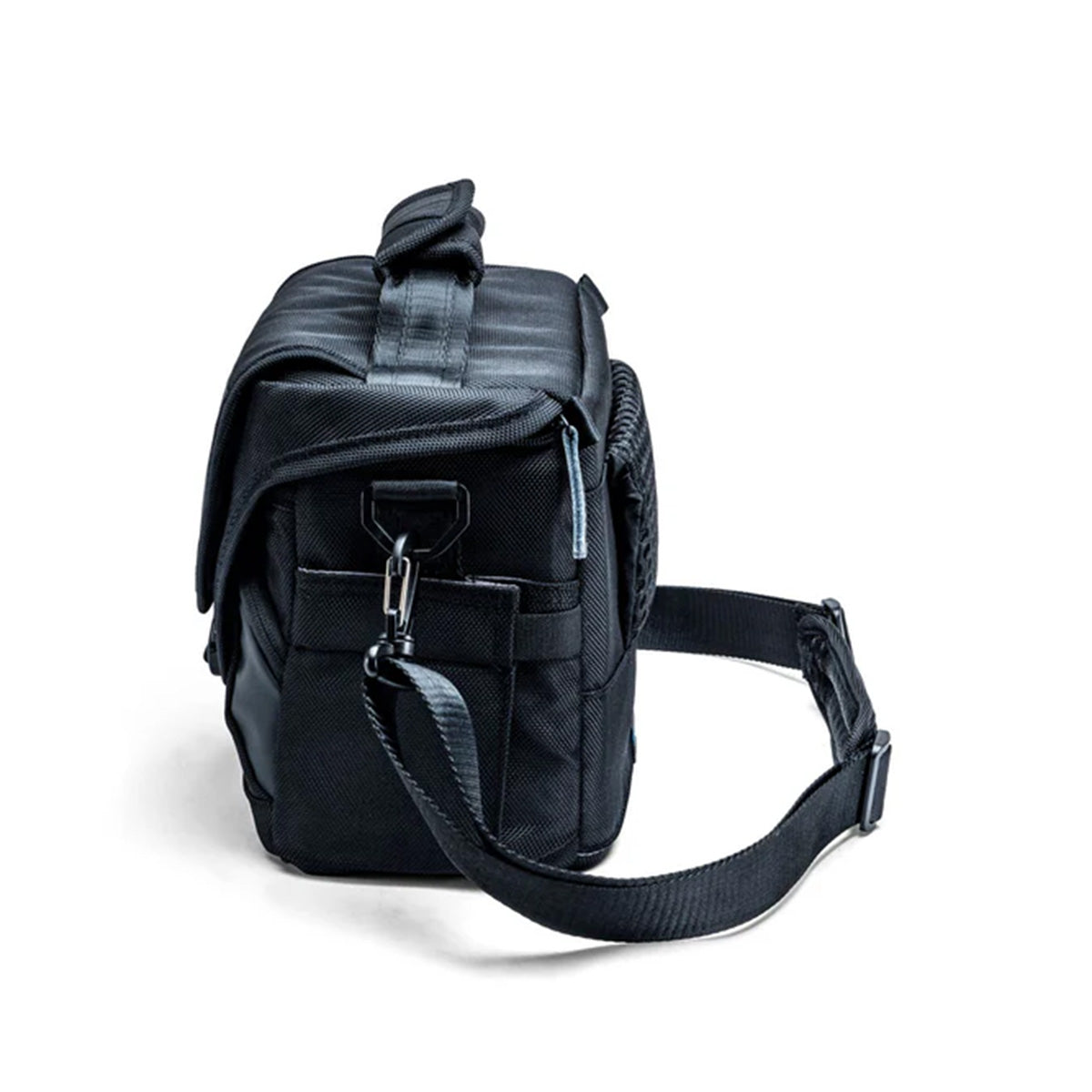 Vanguard VEO SELECT 22S BK  Shoulder Bag - Black Interior Size: 23x12x19cm