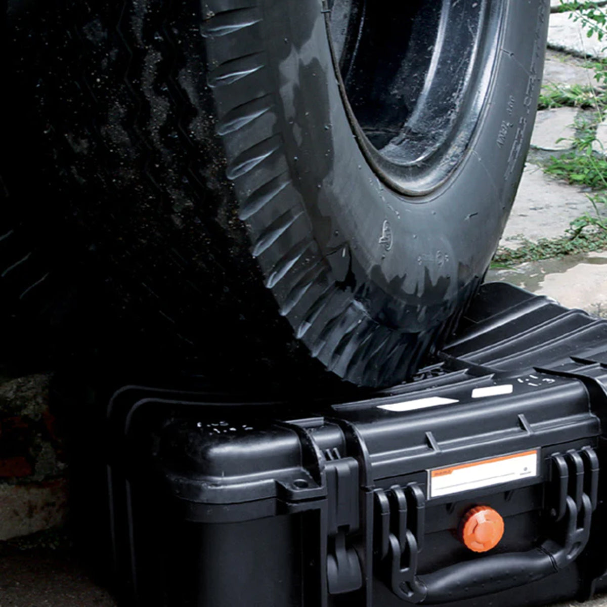 Vanguard SUPREME 40D Waterproof Airtight Hard Case with Dividers