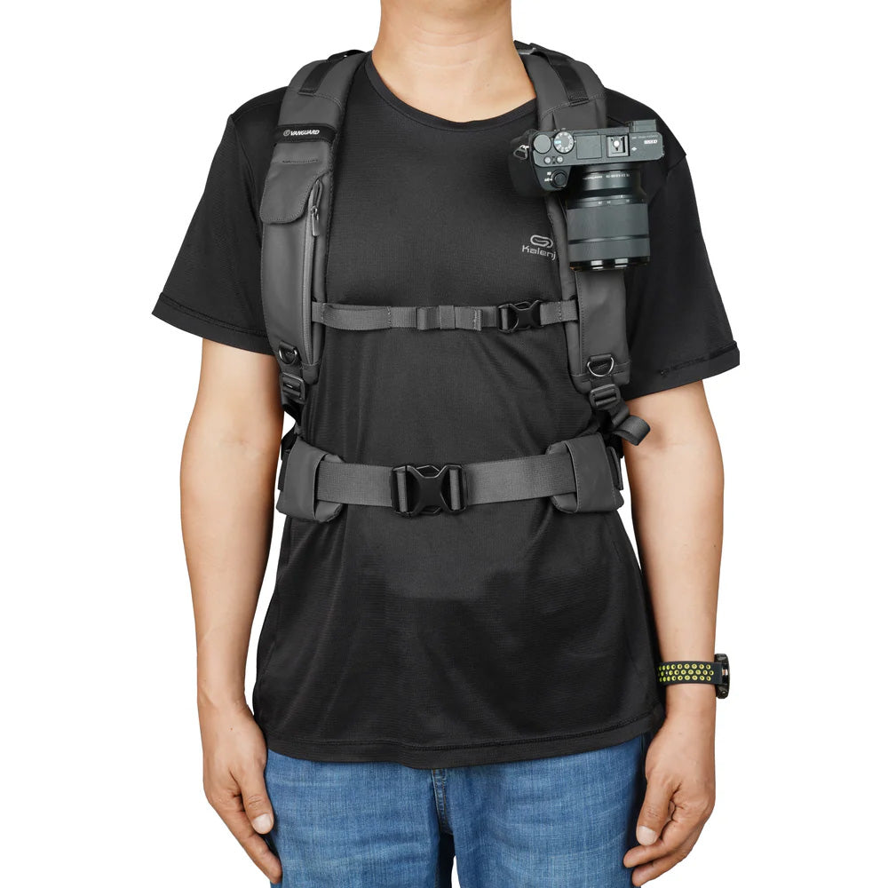 Vanguard VEO Metro 25L Camera &amp; Everyday Backpack with 16" Laptop Compartment – Black